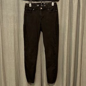 EUC Crown & Ivy Black Skinny Jeans 8R